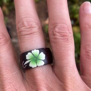 Happy hibiscus painted coco wood ring in green